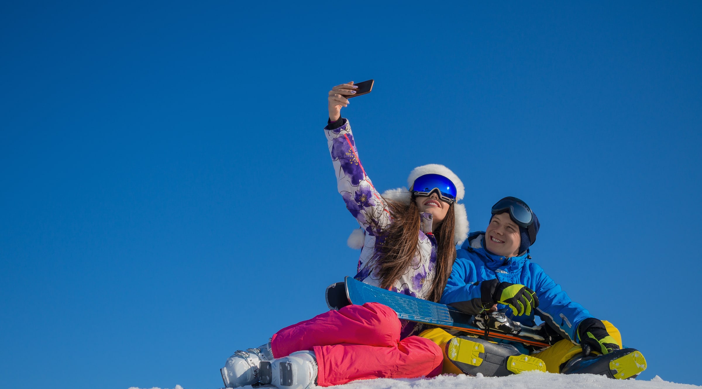 Viaje en grupo de estudiantes desde residencia universitaria en España
