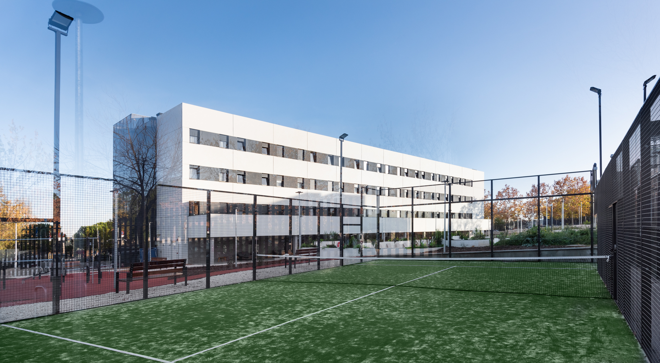 Pistas de pádel en residencia de estudiantes en Pozuelo de Alarcón