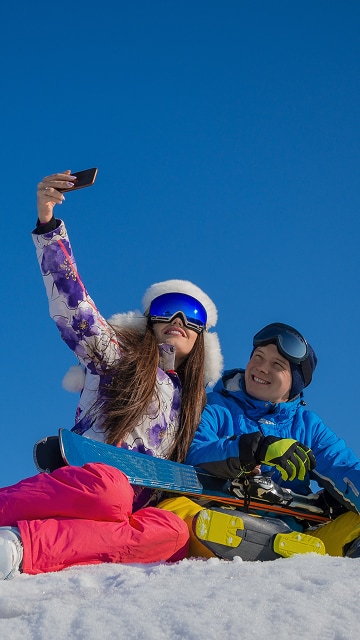 Viaje en grupo de estudiantes desde residencia universitaria en España