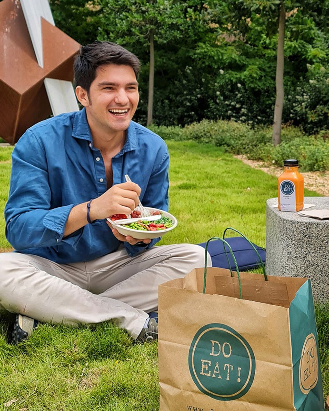 Comida saludable para llevar disfrutada al aire libre