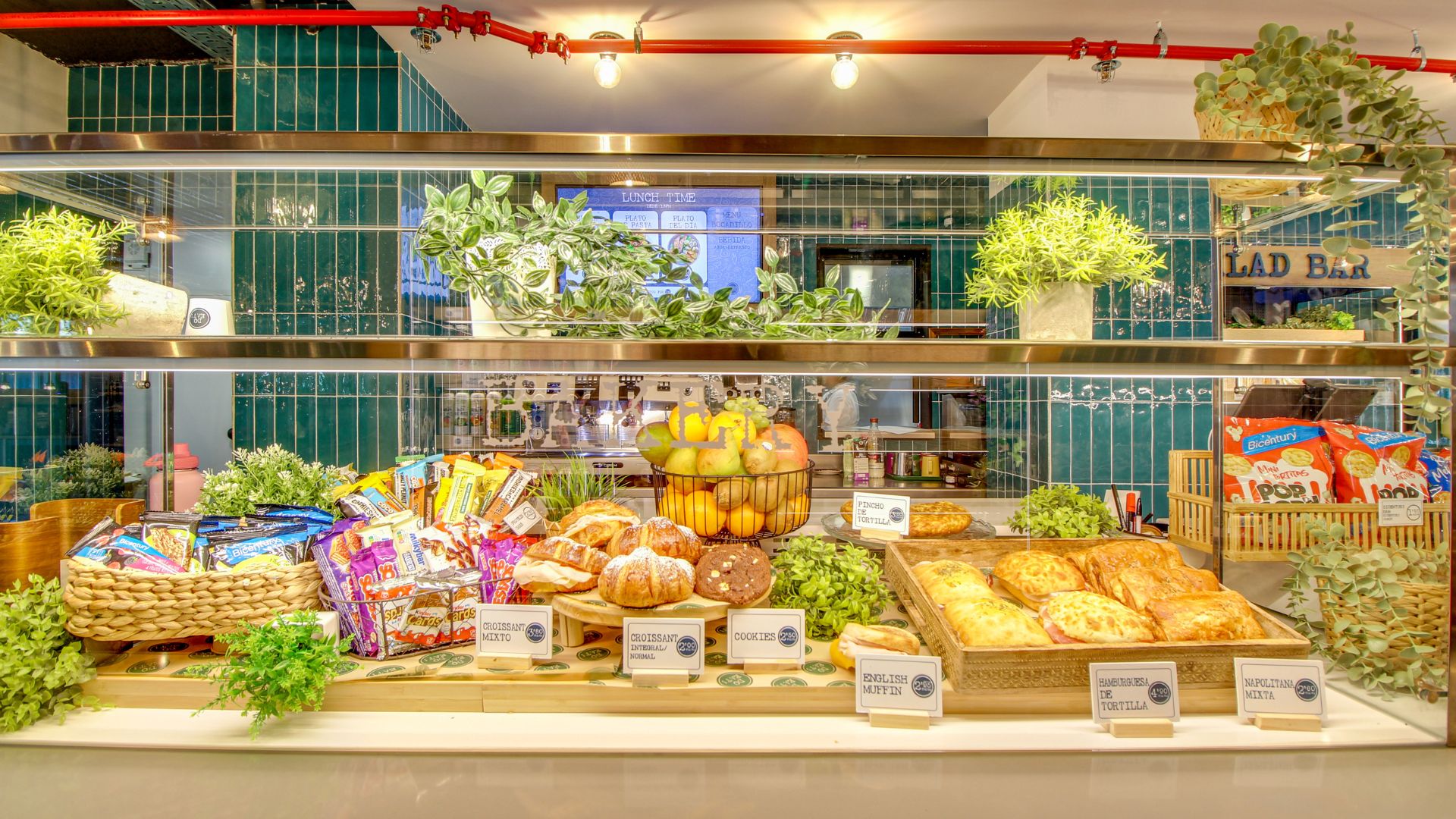 Variedad de platos y comida del restaurante de sevilla