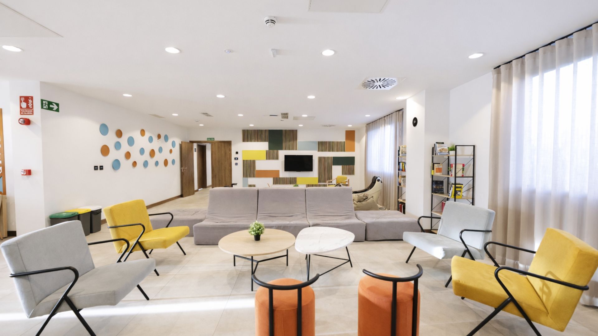 Sala social y de convivencia en la residencia de estudiantes Stephouse Granada