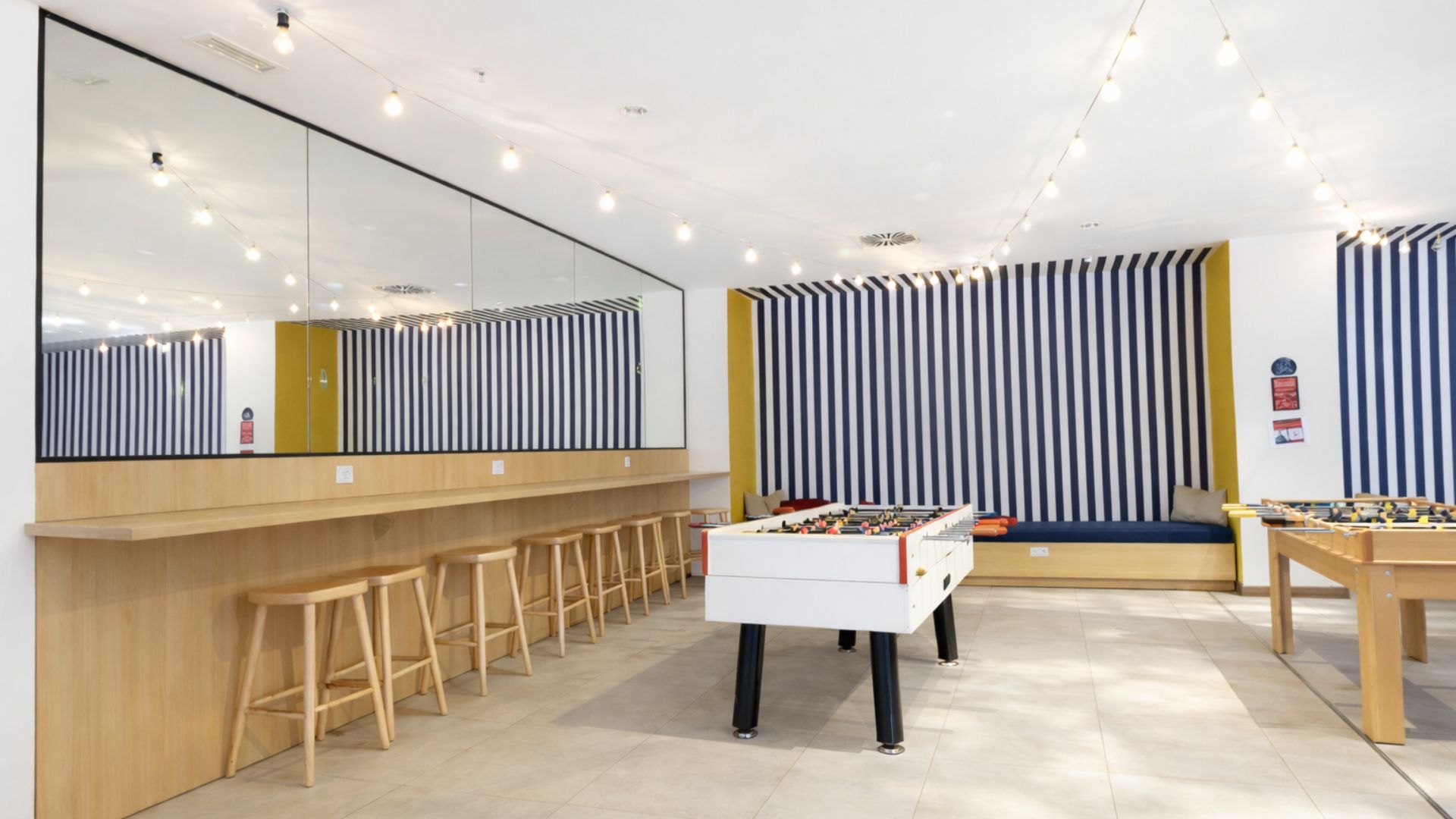 Zona de estudio y ocio en residencia universitaria de Sevilla