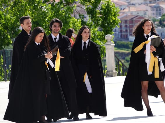 nazioarteko ikasleak Portoko unibertsitate batean