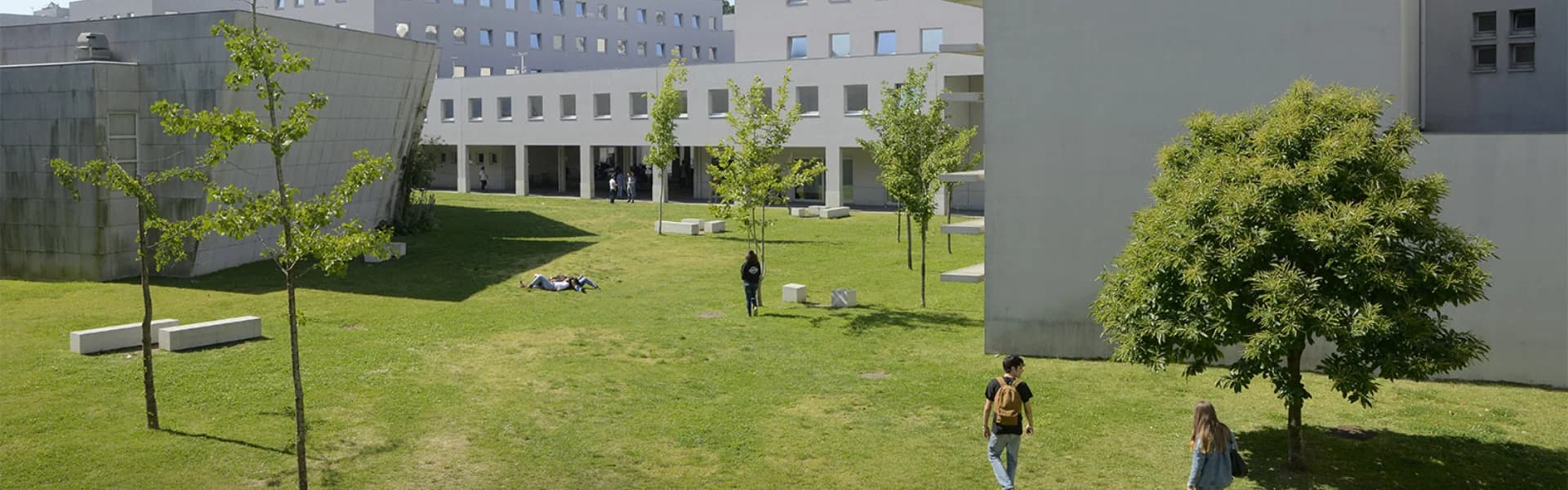 polo universitario asprela porto con estudiantes y facultades