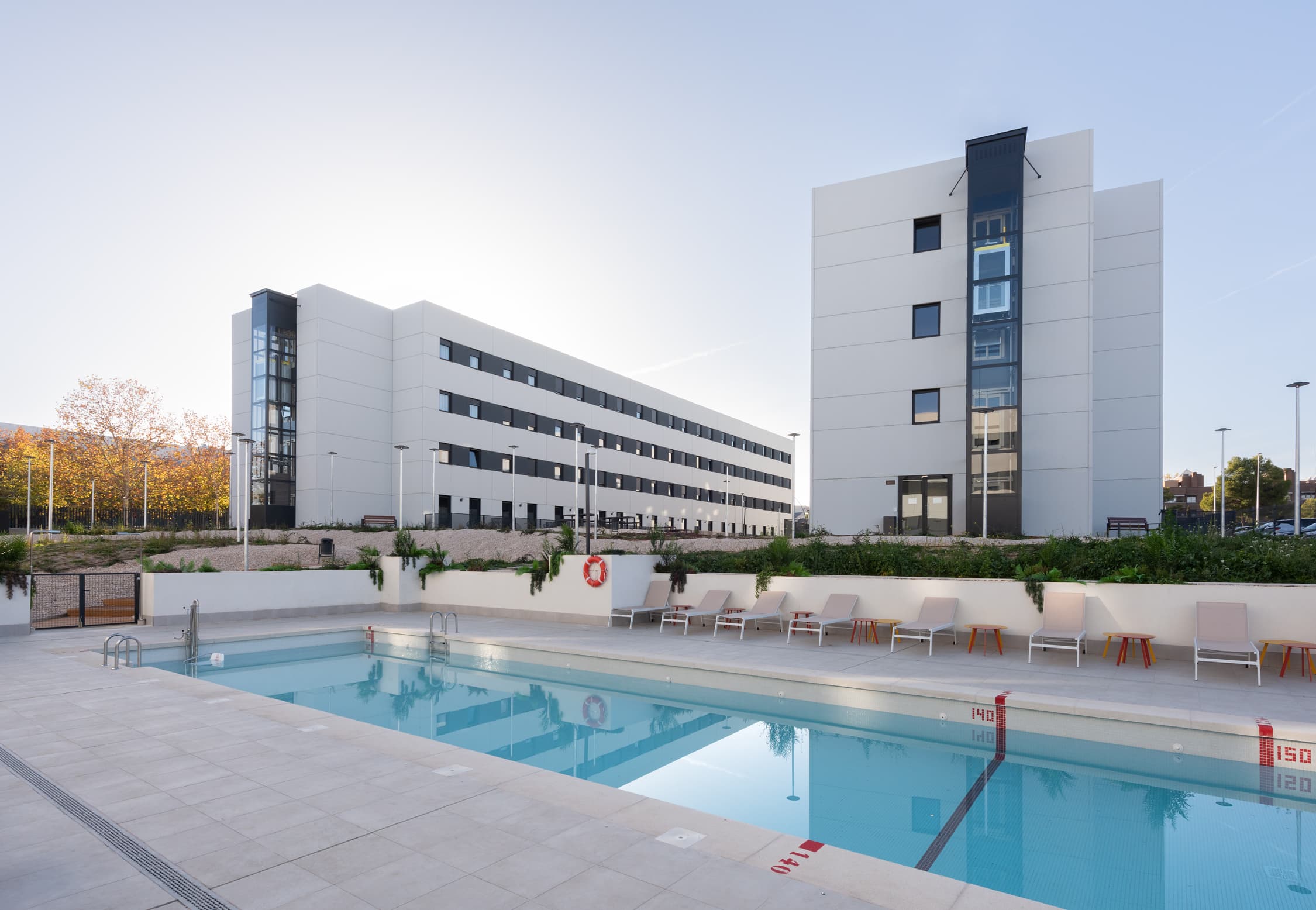 alojamiento estudiantes pozuelo con residencia moderna y servicios