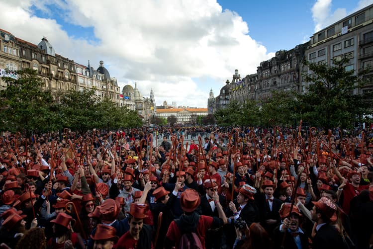 estudiar en oporto opiniones con estudiantes viviendo experiencia erasmus