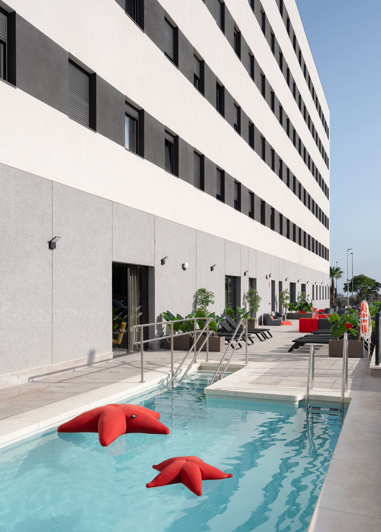 piscina num residência de estudantes em Málaga