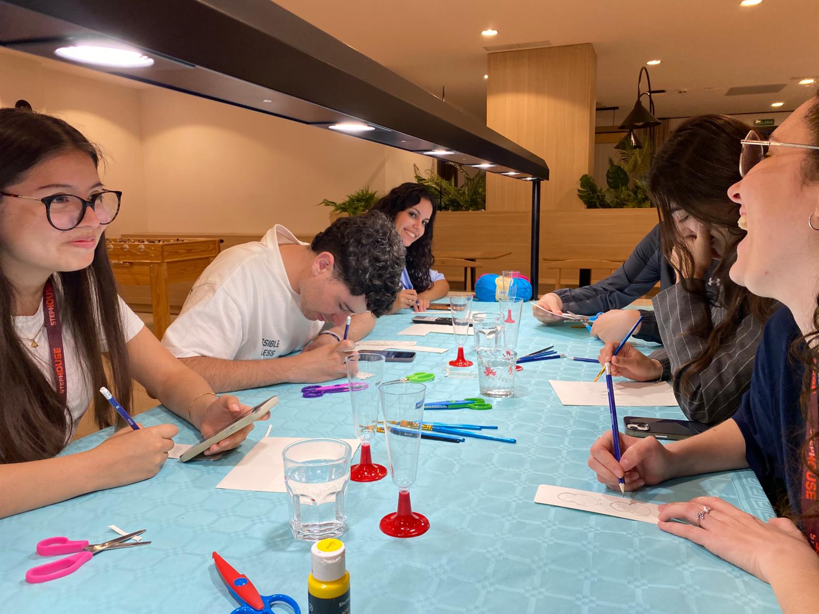 Jóvenes en una práctica de Forward